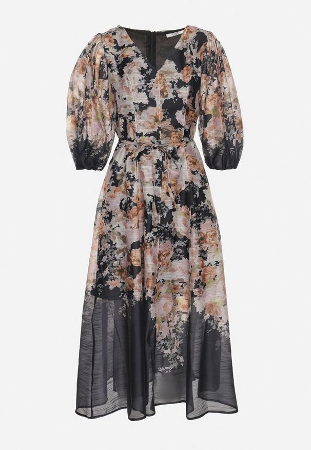 Born2be - Czarna Wiskozowa Sukienka o Rozkloszowanym Kroju w Kwiaty Redameira. Okazja: na co dzień. Typ kołnierza: dekolt w kształcie V. Kolor: czarny. Materiał: wiskoza. Wzór: kwiaty. Sezon: wiosna, lato. Typ sukienki: rozkloszowane. Styl: elegancki, casual, klasyczny