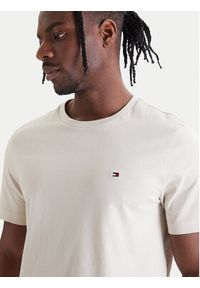 TOMMY HILFIGER - Tommy Hilfiger T-Shirt Ess Seasonal MW0MW39995 Beżowy Regular Fit. Kolor: beżowy. Materiał: bawełna #3