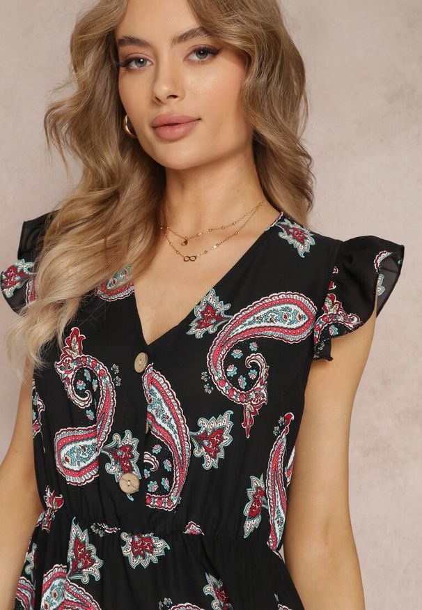 Renee - Czarna Rozkloszowana Sukienka Mini we Wzór Paisley Rachelli. Typ kołnierza: kołnierz z falbankami. Kolor: czarny. Długość rękawa: bez rękawów. Wzór: paisley. Styl: elegancki. Długość: mini