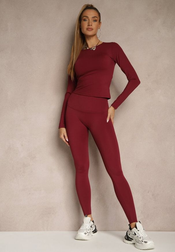 Renee - Bordowy Komplet Sportowy Legginsy i Top Typu Longsleeve Dorotia. Kolor: czerwony. Materiał: skóra