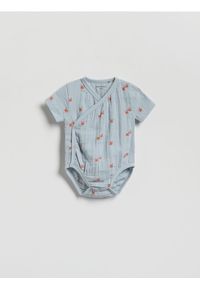 Reserved - Bawełniane body z nadrukiem - jasnoniebieski. Kolor: niebieski. Materiał: bawełna. Wzór: nadruk #1