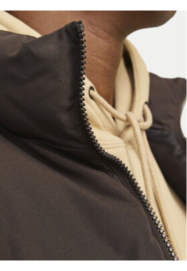 Jack & Jones - Jack&Jones Bezrękawnik Moon 12256860 Czarny Regular Fit. Kolor: czarny. Materiał: syntetyk. Długość rękawa: bez rękawów