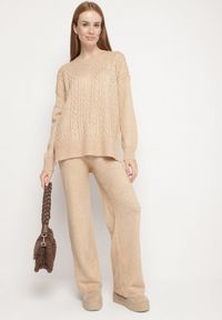 Born2be - Beżowy Komplet Dzianinowy z Bawełną i Wełną Spodnie i Warkoczowy Sweter Errela. Kolor: beżowy. Materiał: dzianina, wełna, bawełna #4
