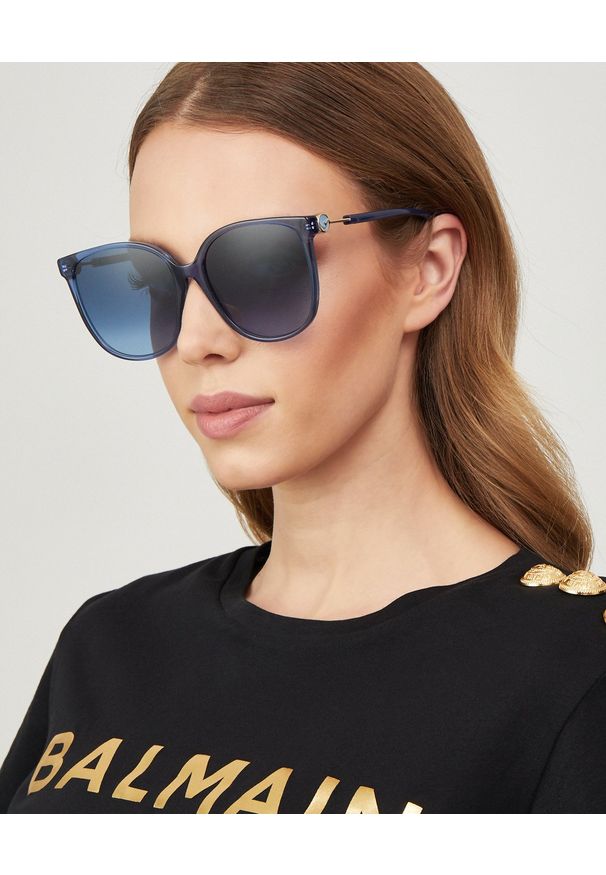 Fendi - FENDI - Okulary przeciwsłoneczne. Kształt: okrągłe. Kolor: niebieski