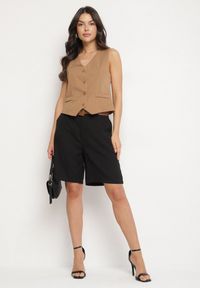 Born2be - Czarne Eleganckie Szorty z Wiskozą z Dodatkowym Paskiem z Klamrą Aranielle. Okazja: na co dzień, na spotkanie biznesowe. Stan: podwyższony. Kolor: czarny. Materiał: wiskoza. Styl: elegancki