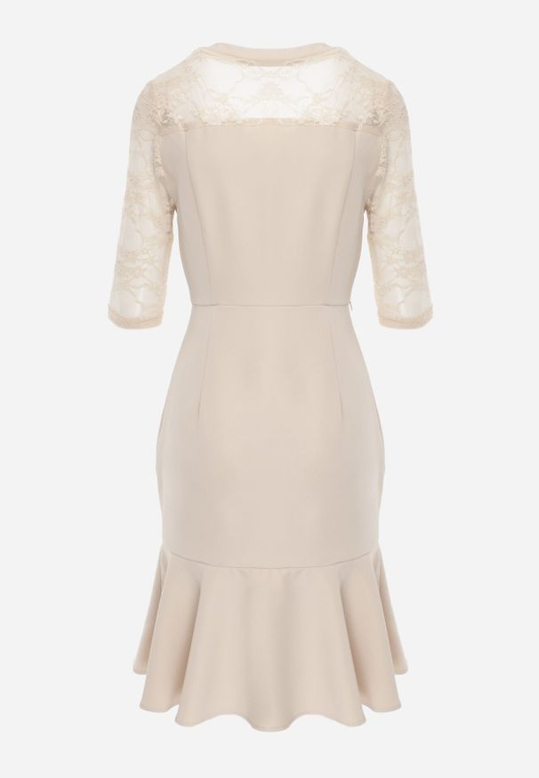 Born2be - Beżowa Taliowana Sukienka VICES z Koronkowymi Rękawami Oceamara. Kolor: beżowy. Materiał: koronka. Wzór: aplikacja, koronka. Styl: elegancki