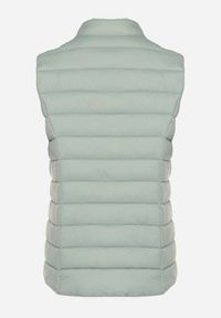 Born2be - Jasnozielona Pikowanana Kamizelka Sifitta. Okazja: na co dzień. Kolor: zielony. Materiał: jeans. Styl: klasyczny, casual, elegancki #4