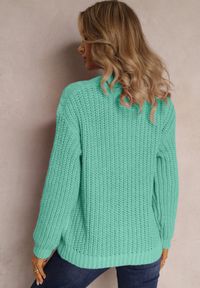 Renee - Zielony Sweter o Klasycznym Fasonie z Modnym Splotem Siloma. Okazja: na co dzień. Kolor: zielony. Wzór: ze splotem. Styl: klasyczny #4