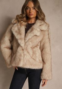 Renee - Beżowa Kurtka Typu Futerko Ozdobione Kołnierzem Tilea. Okazja: na randkę, na co dzień. Kolor: beżowy. Materiał: futro. Wzór: aplikacja. Styl: elegancki, casual, klasyczny