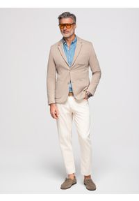 Ombre Clothing - Elegancka dopasowana męska marynarka ze strukturalnej dzianiny – beżowa V2 - Rozmiar: M. Kolor: beżowy. Materiał: dzianina. Wzór: aplikacja, melanż. Styl: elegancki