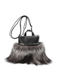 Czarno Szara Elegancka Torebka Luka-Pelli Plecaczek Z Naturalnym Futrem Z Lisa. Kolor: szary. Materiał: futrzane. Styl: elegancki. Rodzaj torebki: przez ramię #1
