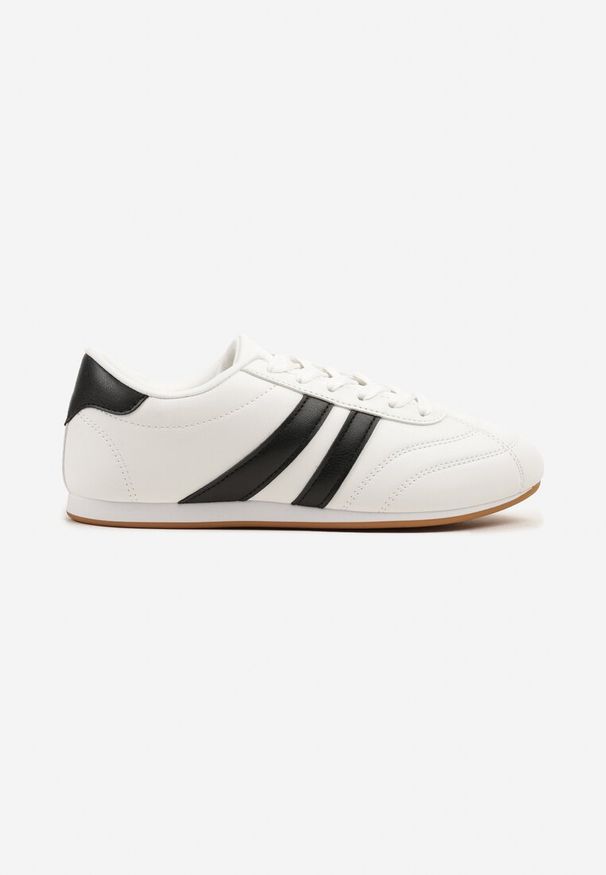 Renee - Biało-Czarne Sneakersy Typu Tenisówki z Paseczkami Liantina. Okazja: na co dzień. Zapięcie: pasek. Kolor: biały. Materiał: jeans. Wzór: paski