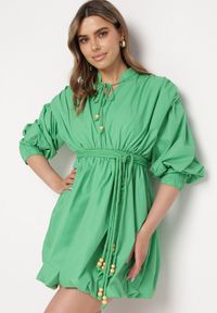 Born2be - Zielona Sukienka Adousa. Kolor: zielony. Materiał: tkanina, guma. Wzór: gładki. Typ sukienki: bombki. Styl: klasyczny. Długość: mini #5