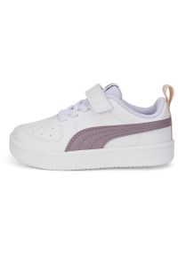 Buty sportowe dziecięce Puma Rickie. Kolor: biały, fioletowy, wielokolorowy. Materiał: syntetyk, skóra. Szerokość cholewki: normalna. Sport: turystyka piesza
