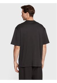 Fila T-Shirt Taipas FAM0149 Czarny Oversize. Kolor: czarny. Materiał: bawełna