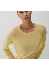 Reserved - Lekki sweter z wiskozą - Żółty. Kolor: żółty. Materiał: wiskoza