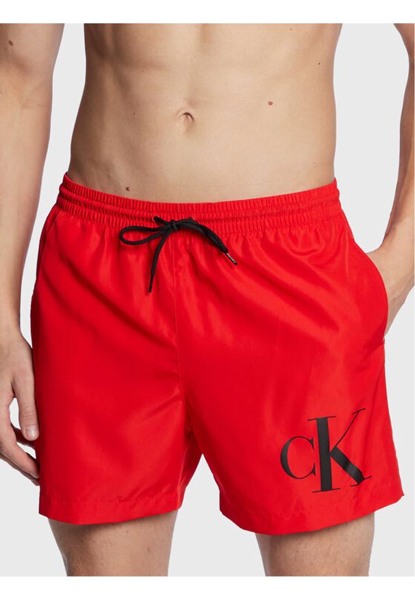 Calvin Klein Swimwear Szorty kąpielowe KM0KM00849 Czerwony Regular Fit. Kolor: czerwony. Materiał: syntetyk