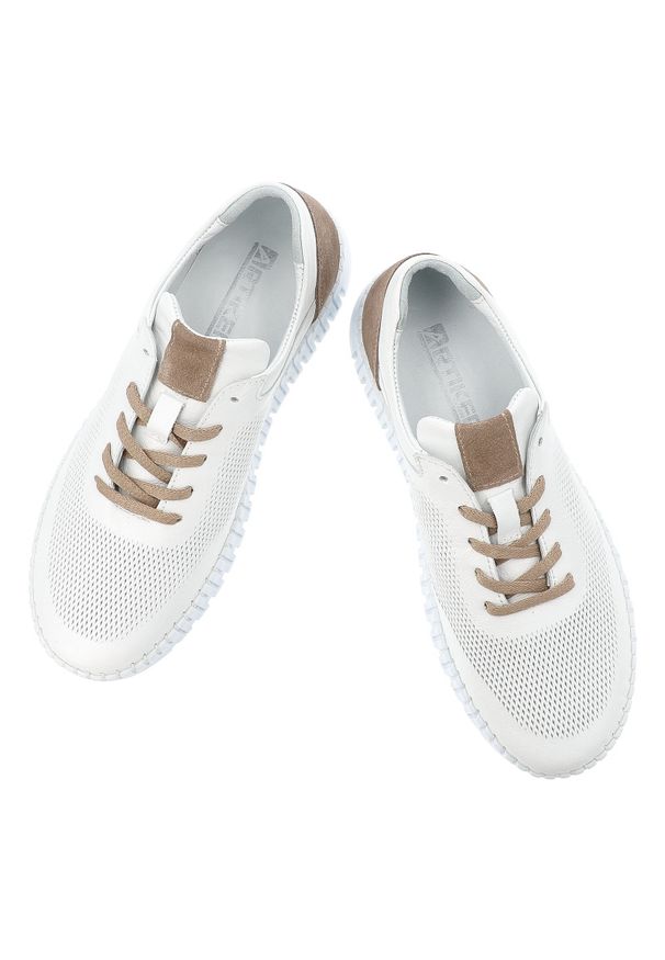 Półbuty damskie Artiker, niski fason sznurowanie sportowy charakter lekka konstrukcja elastyczna podeszwa miękka wkładka, biała, 58C3083. Okazja: na co dzień, na spacer. Zapięcie: sznurówki. Kolor: biały. Materiał: jeans, skóra. Szerokość cholewki: normalna. Wzór: gładki. Sezon: wiosna, lato. Sport: turystyka piesza