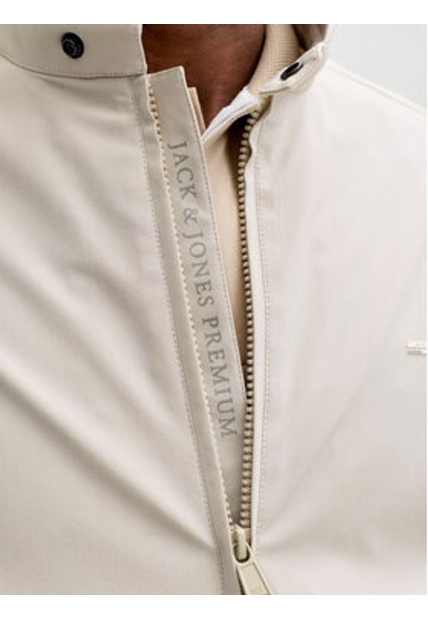 Jack & Jones Kurtka bomber Blubard 12273393 Écru Regular Fit. Kolor: kremowy. Materiał: syntetyk