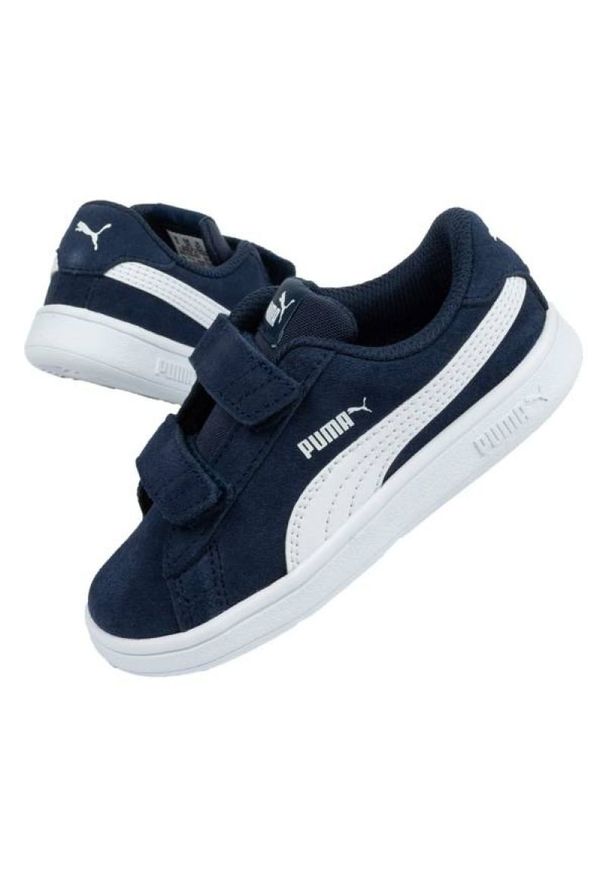 Buty Puma Smash v2 Jr 365178 02 granatowe. Nosek buta: okrągły. Zapięcie: rzepy. Kolor: niebieski. Materiał: skóra, materiał, zamsz. Szerokość cholewki: normalna
