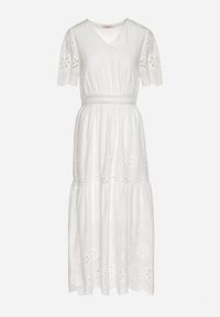 Born2be - Biała Bawełniana Sukienka Boho o Rozkloszowanym Kroju Zdobiona Haftem Efrissea. Okazja: na imprezę. Typ kołnierza: dekolt w serek. Kolor: biały. Materiał: bawełna. Długość rękawa: krótki rękaw. Wzór: aplikacja, haft. Sezon: lato. Styl: boho #2