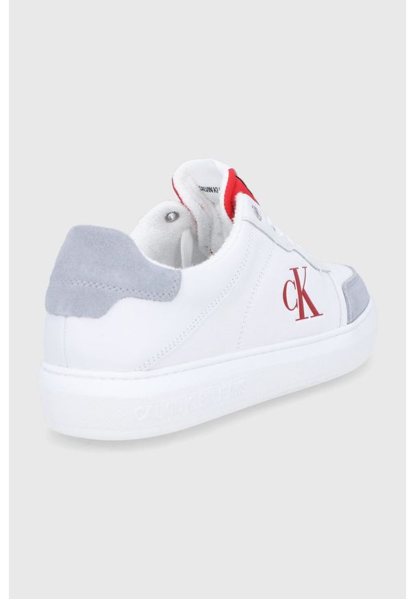 Calvin Klein Jeans Buty skórzane kolor biały. Nosek buta: okrągły. Zapięcie: sznurówki. Kolor: biały. Materiał: skóra