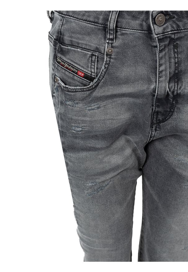 Diesel Jeansy "D-Fayza"" | 00SYIP-068CL | Kobieta | Niebieski. Okazja: na co dzień. Kolor: niebieski. Styl: klasyczny, casual, elegancki, sportowy