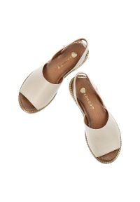 Beżowe Sandały Armodo Eleganckie Buty Damskie. Okazja: na co dzień. Zapięcie: pasek. Kolor: beżowy. Styl: elegancki #7