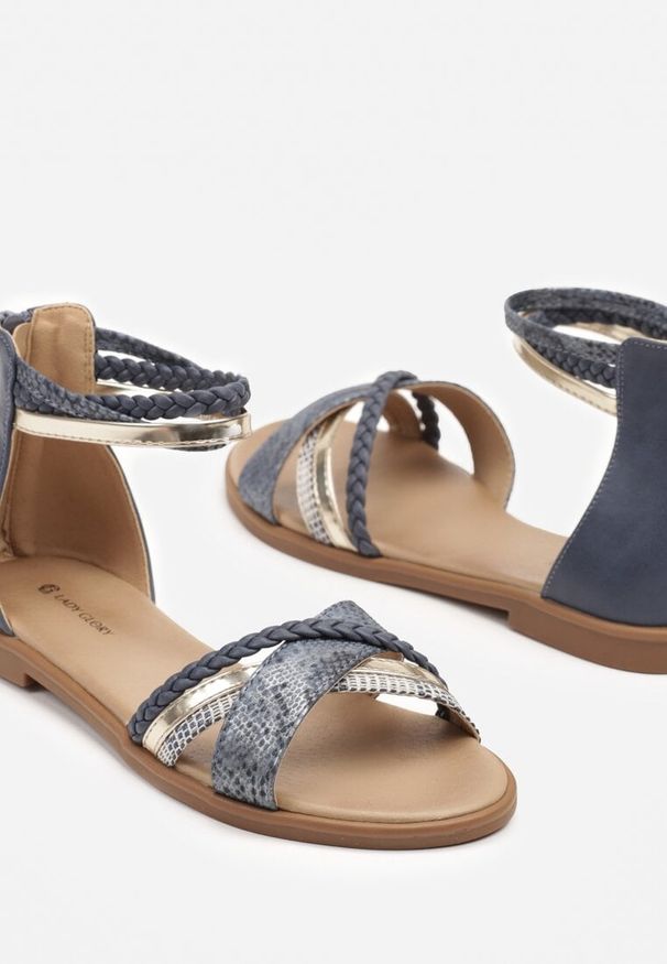 Renee - Ciemnoniebieskie Płaskie Sandały z Ozdobnymi Paseczkami i Suwakiem Luriosha. Okazja: na spacer. Kolor: niebieski. Materiał: jeans. Sezon: lato