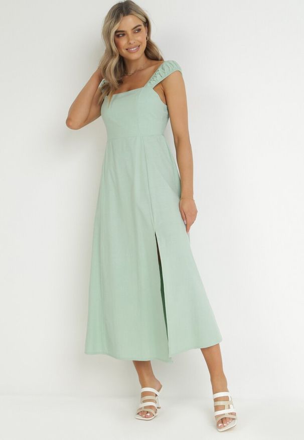 Born2be - Zielona Rozkloszowana Sukienka na Ramiączkach Olypha. Kolor: zielony. Materiał: bawełna. Długość rękawa: na ramiączkach