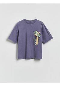 Reserved - T-shirt z nadrukiem - fioletowy. Kolor: fioletowy. Materiał: dzianina, bawełna. Wzór: nadruk #1