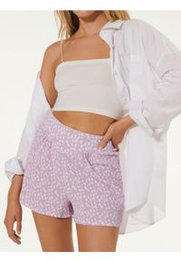 Sinsay - Szorty z kwiatowym wzorem - fioletowy. Kolor: fioletowy. Wzór: kwiaty #1
