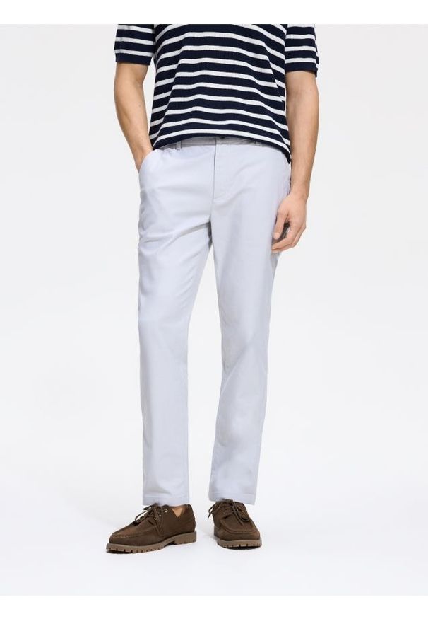 Reserved - Spodnie chino slim fit - jasnoszary. Kolor: szary. Materiał: bawełna, tkanina