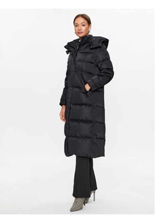 Guess Płaszcz zimowy W3BL41 WFSW2 Czarny Regular Fit. Kolor: czarny. Materiał: syntetyk. Sezon: zima