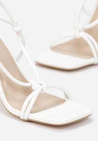 Renee - Białe Sandały Blesse. Nosek buta: otwarty. Kolor: biały. Wzór: haft #7
