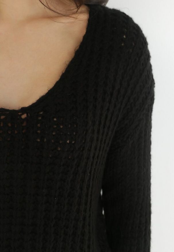 Born2be - Czarny Sweter Amarherine. Okazja: na co dzień. Kolor: czarny. Materiał: dzianina, materiał. Długość: długie. Styl: klasyczny, casual, elegancki