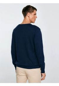 Big-Star - Sweter męski granatowy Vason 403. Typ kołnierza: dekolt w kształcie V. Kolor: niebieski. Materiał: dzianina, materiał, jeans. Styl: klasyczny, sportowy #3