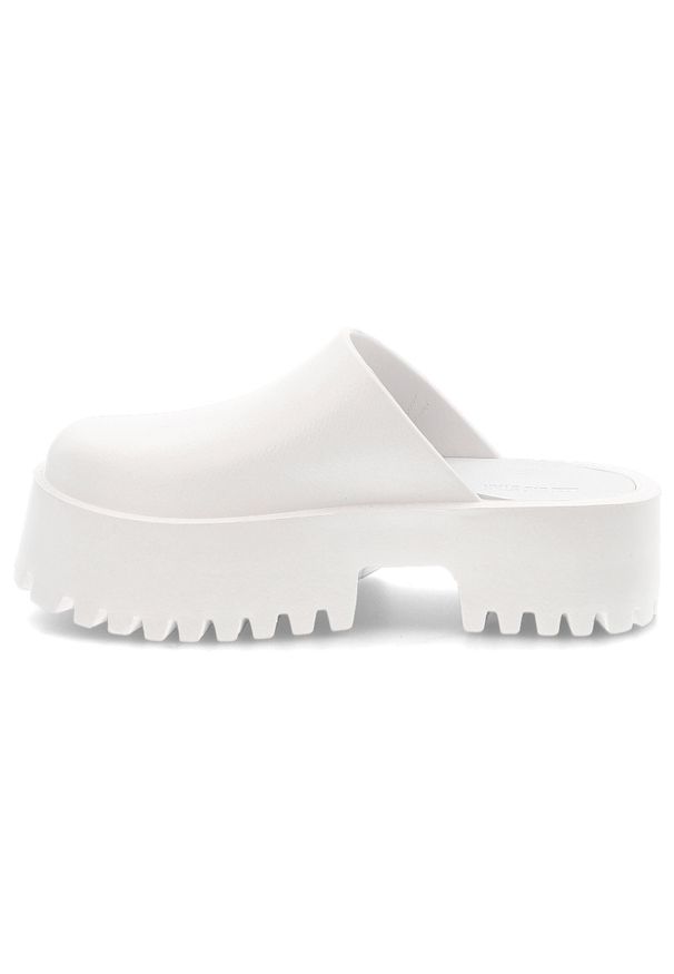 Big-Star - Białe Klapki Big Star Modne Obuwie Damskie Na Solidnej Podeszwie. Okazja: na co dzień. Kolor: biały. Wzór: jednolity. Styl: klasyczny, casual