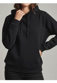 Sinsay - Bluza z kapturem - czarny. Typ kołnierza: kaptur. Kolor: czarny. Materiał: dresówka #1