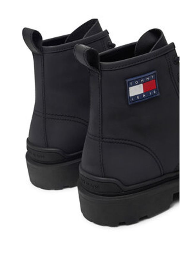Tommy Jeans Trapery EM0EM01447 Czarny. Kolor: czarny. Materiał: skóra