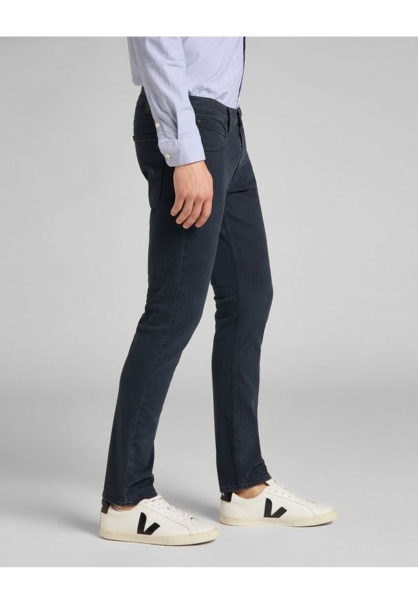 Lee - LEE LUKE MĘSKIE SPODNIE JEANSOWE SKY CAPTAIN L719PR62 112140763