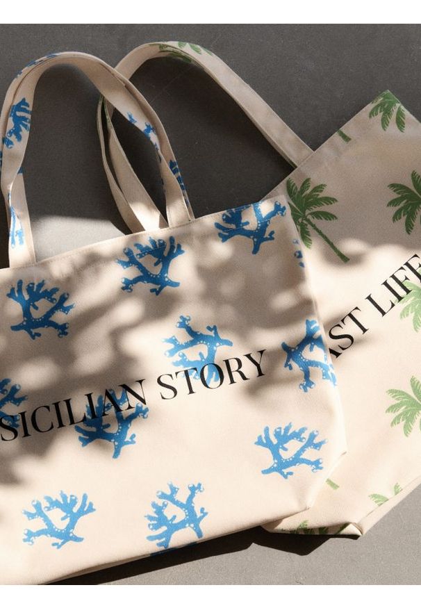 Reserved - Płócienna torebka z nadrukiem - niebieski. Kolor: niebieski. Wzór: nadruk. Materiał: z nadrukiem