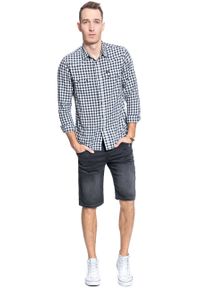 Mustang - SPODENKI JEANSOWE MĘSKIE MUSTANG Chicago Short 1010193 4000 881. Materiał: jeans