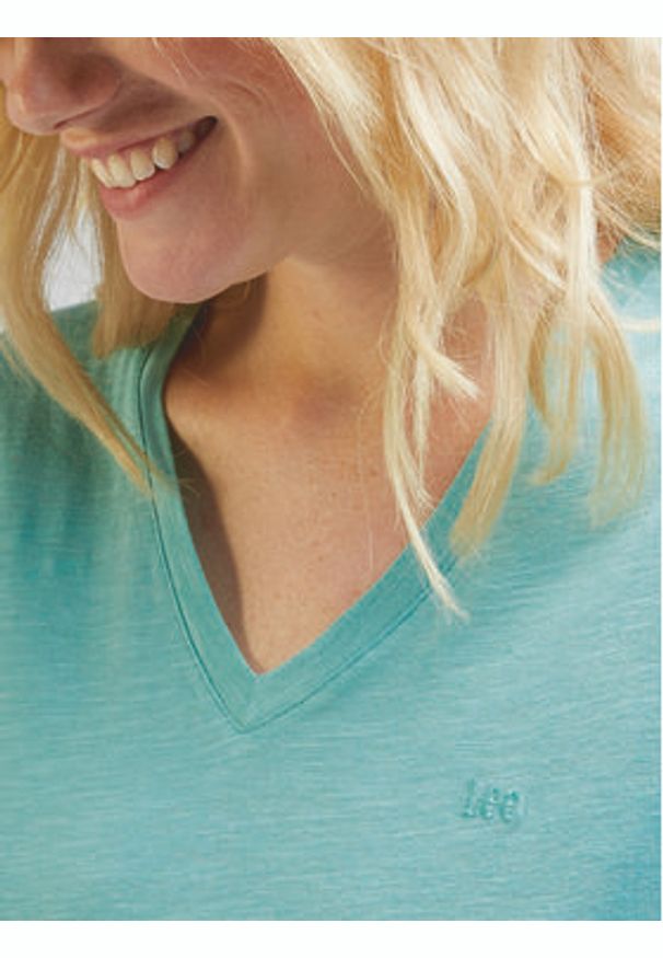 Lee T-Shirt L41JEN41 112330436 Turkusowy Regular Fit. Kolor: turkusowy. Materiał: lyocell