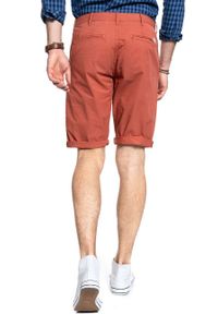 Wrangler - SPODENKI MĘSKIE WRANGLER CHINO SHORTS SPICE W14MLL89T. Materiał: materiał. Wzór: aplikacja #6