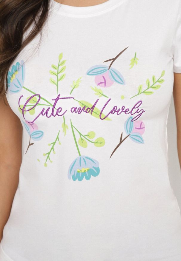 Born2be - Biało-Niebieski Bawełniany T-shirt Ozdobiony Nadrukiem Zarice. Okazja: na co dzień. Kolor: niebieski. Materiał: bawełna. Wzór: aplikacja, nadruk. Styl: klasyczny, casual