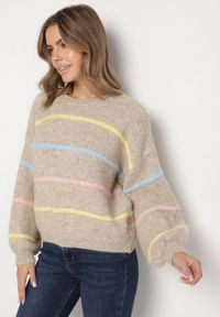 Born2be - Beżowy Nietoperzowy Sweter z Domieszką Wełny w Kolorowe Paski Rallieva. Okazja: na spacer, na co dzień. Kolor: beżowy. Materiał: wełna. Długość rękawa: długi rękaw. Długość: długie. Wzór: kolorowy, paski. Styl: casual, klasyczny #7