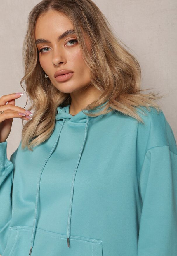 Renee - Niebieska Bluza o Fasonie Klasycznej Kangurki z Kapturem Lunamoon. Typ kołnierza: kaptur. Kolor: niebieski. Styl: klasyczny