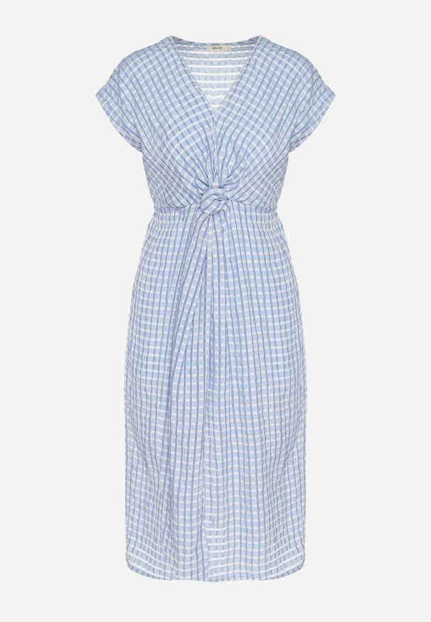 Born2be - Niebieska Ażurowa Sukienka z Wiskozą Ozdobiona Marszczeniem Nelsedi. Okazja: na co dzień. Typ kołnierza: dekolt w kształcie V. Kolor: niebieski. Materiał: wiskoza. Wzór: ażurowy, aplikacja. Sezon: lato. Typ sukienki: proste. Styl: elegancki, casual