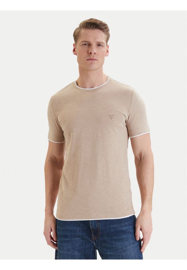 Guess T-Shirt F6GI06 K6XN4 Beżowy Slim Fit. Kolor: beżowy. Materiał: bawełna